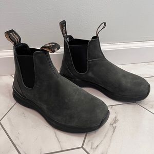 BLUNDSTONE 2143 Rustic Black Chelsea Boots Size 8 Women's / 6 Men's